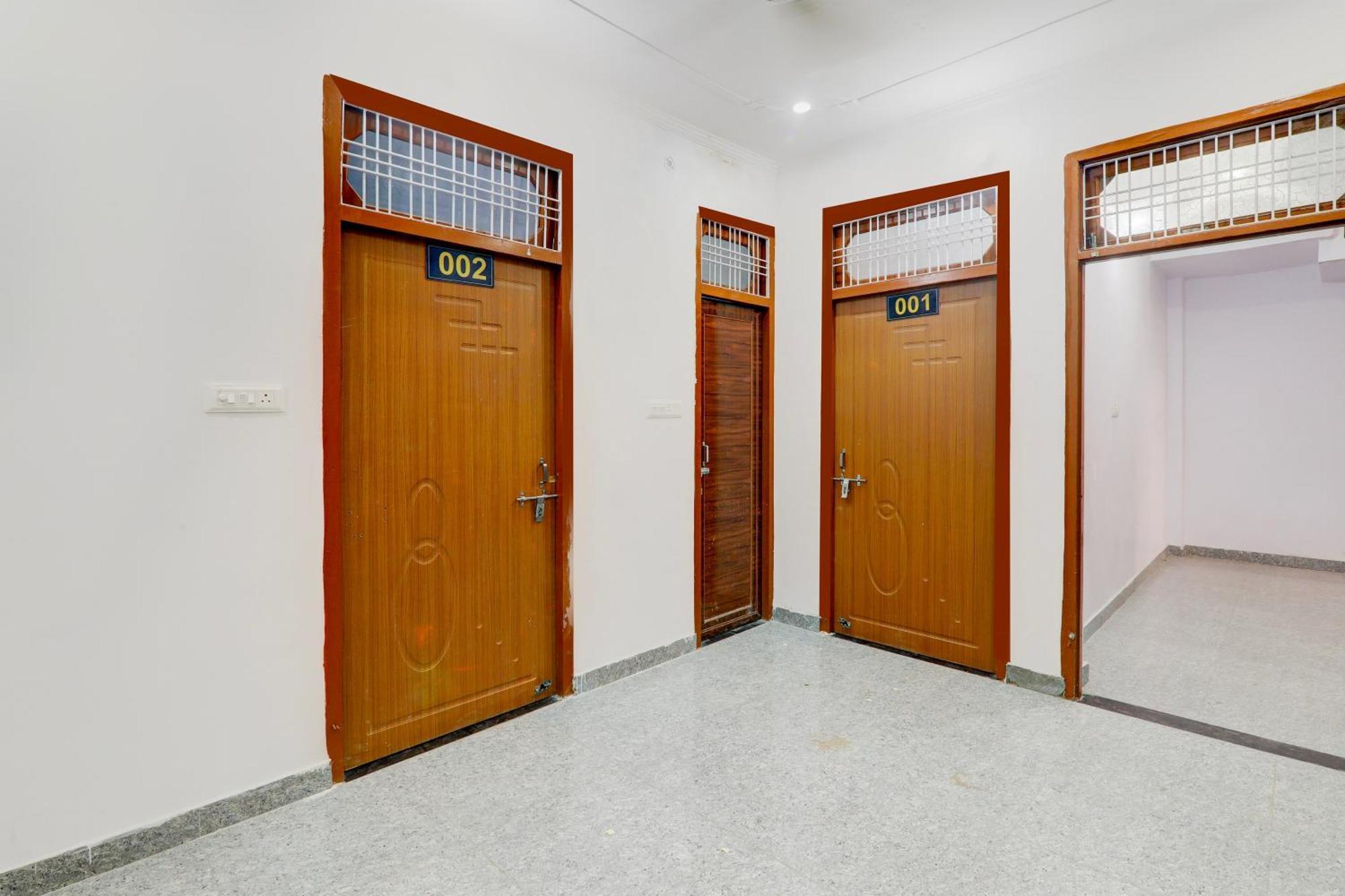 Hotel O White House Hasanganj Экстерьер фото