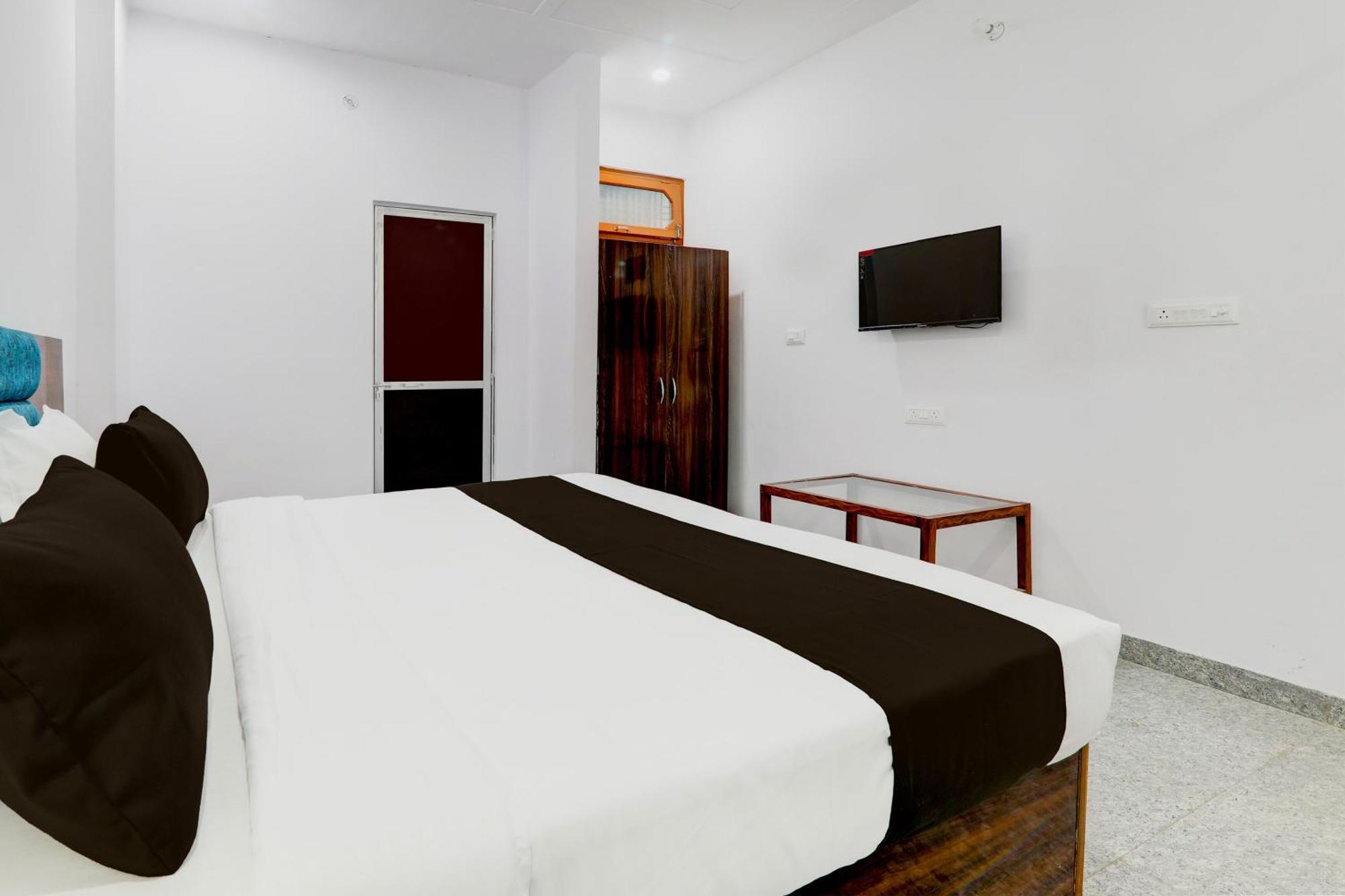Hotel O White House Hasanganj Экстерьер фото