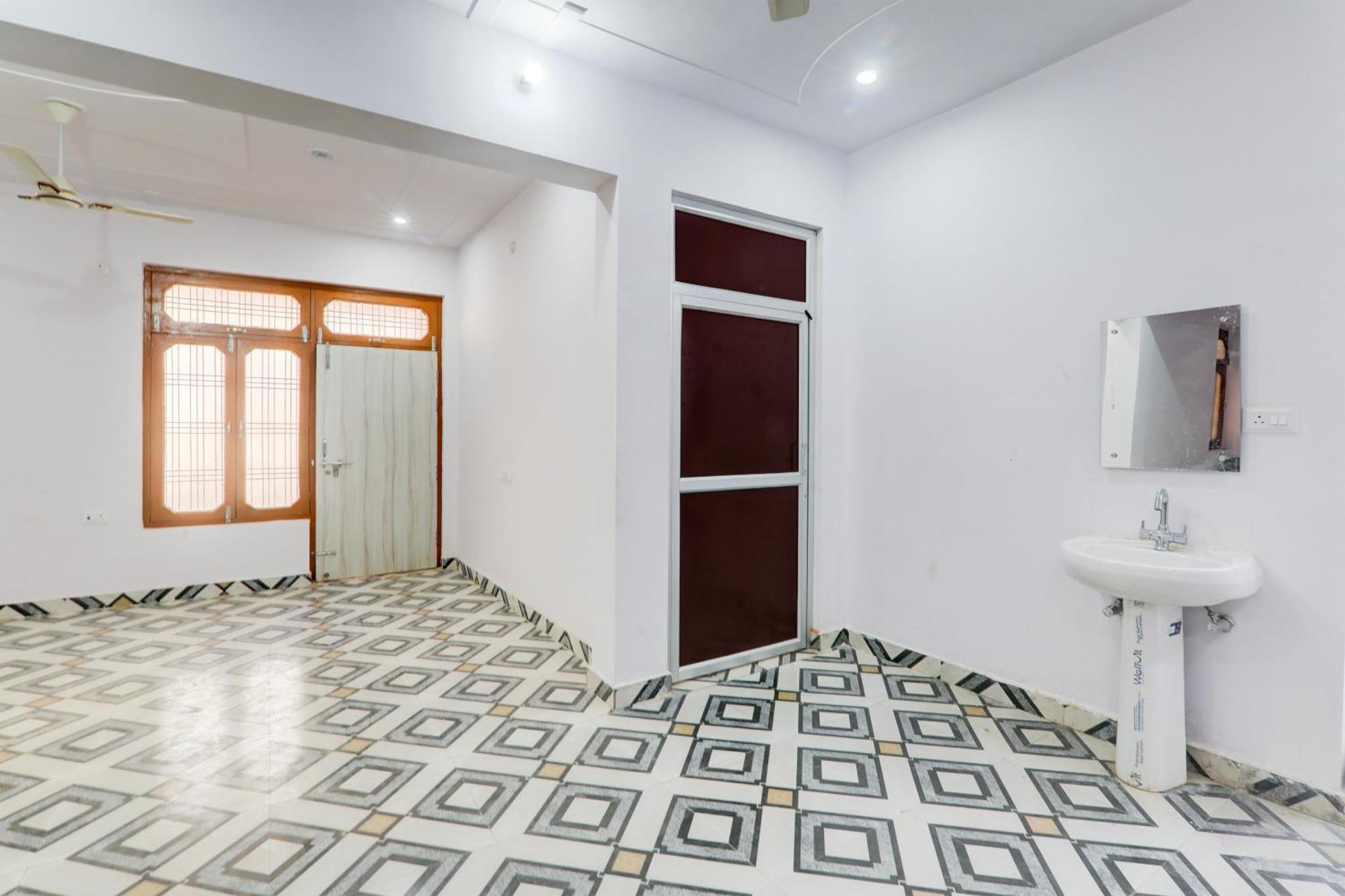 Hotel O White House Hasanganj Экстерьер фото